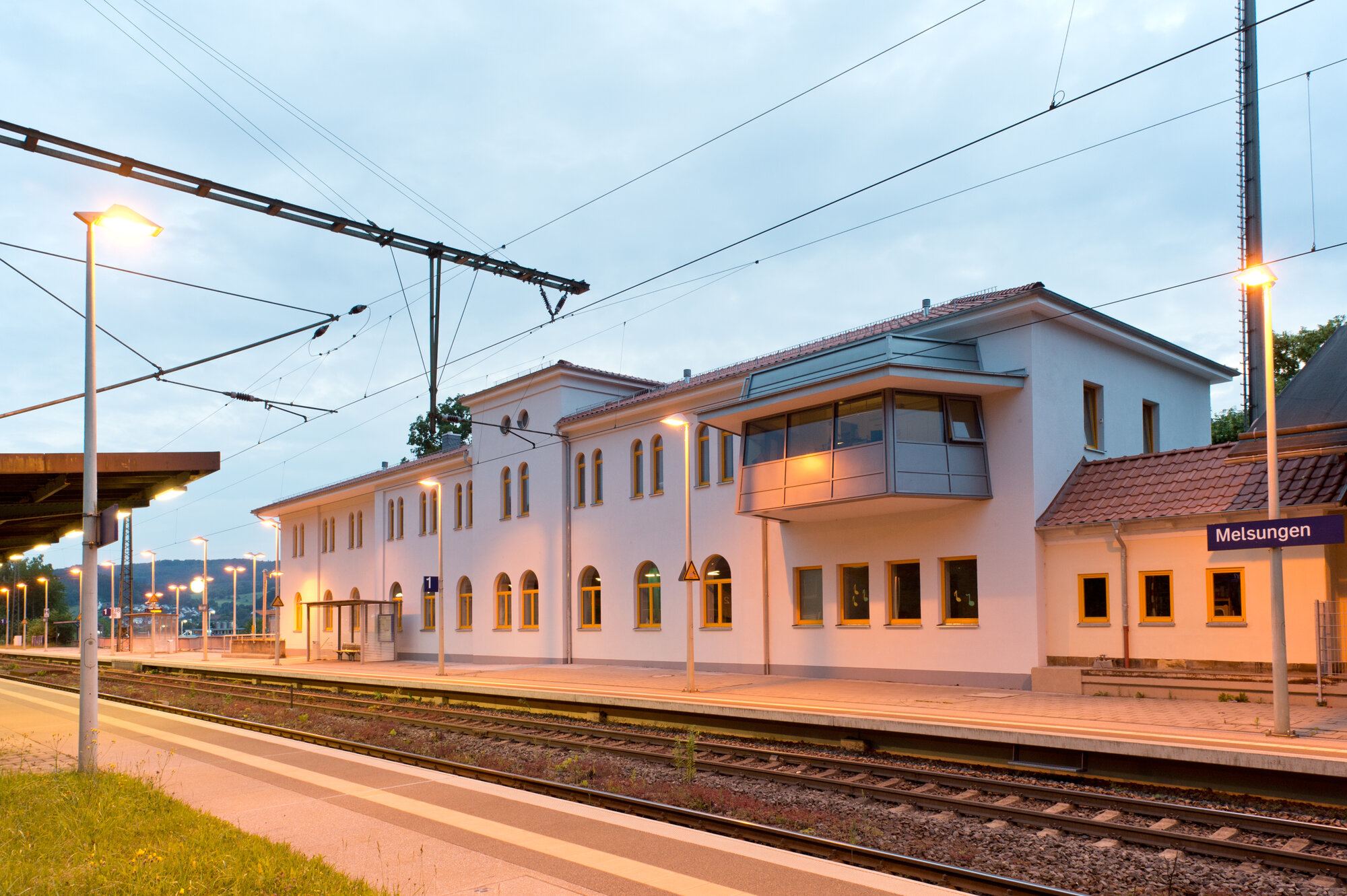 Bahnhof Melsungen bei Dämmerung