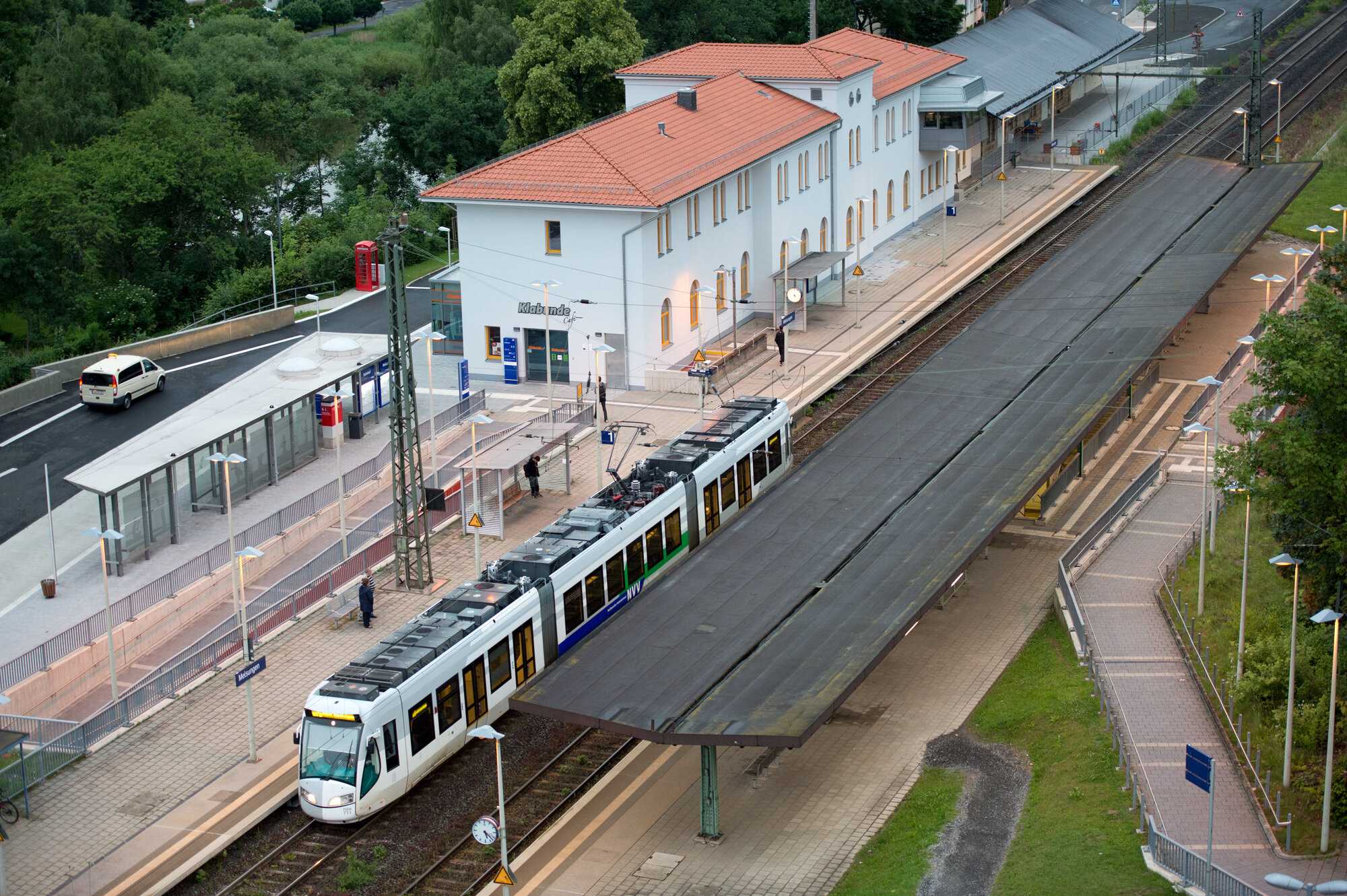 Bahnhof Melsungen aus der Vogelperspektive mit Blick auf eine Tram