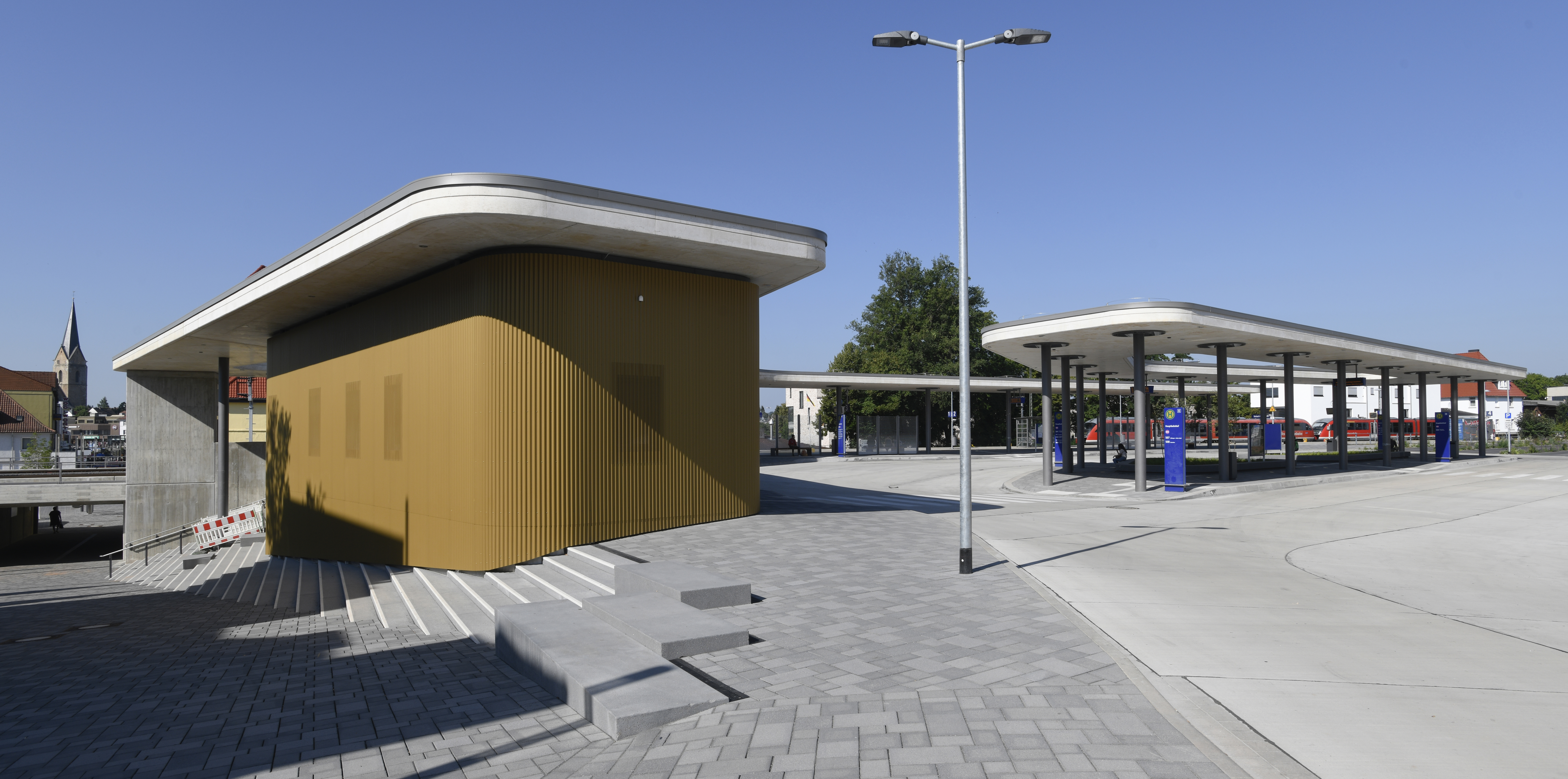 Bahnhofsgebäude und Haltestelle des Bahnhof Korbachs